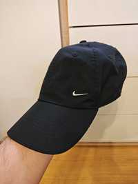 Czapka Nike z daszkiem Sportswear Heritage 86 One Size unisex