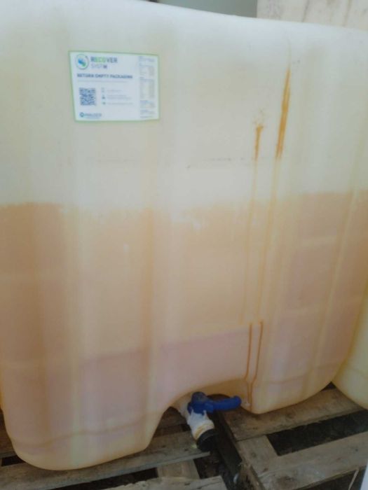 Колба, куб, тара, ємність на 1000л.  Б/В брудний