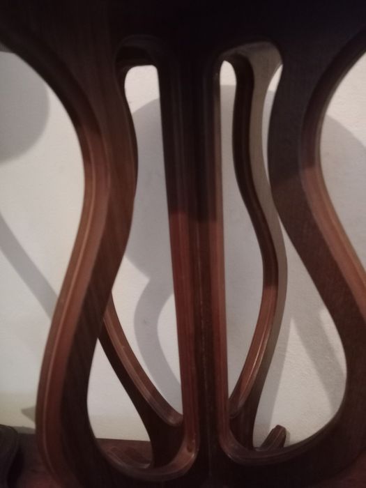 Vendo móvel pequeno em bom estado, tem pequenas marcas de uso .