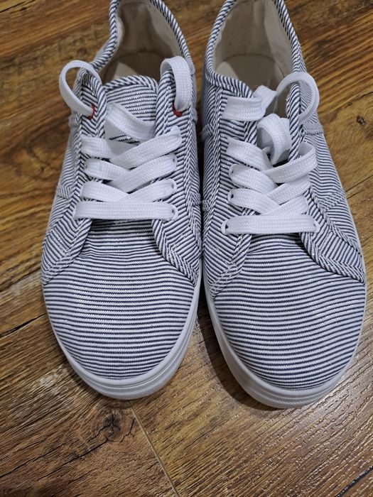 Жіночі  кеди 38 розмір