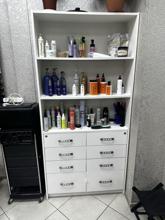 Шкаф стелаж полиці для перукарів / майстрів / косметолог
