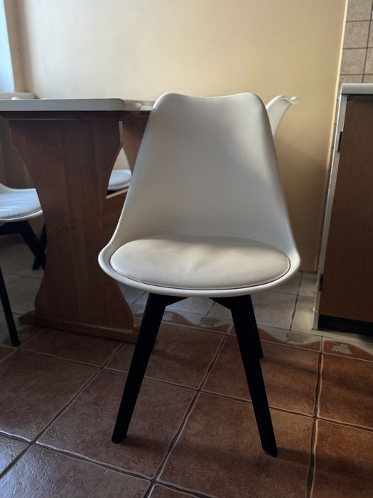 Stół do jadalni z krzesłami