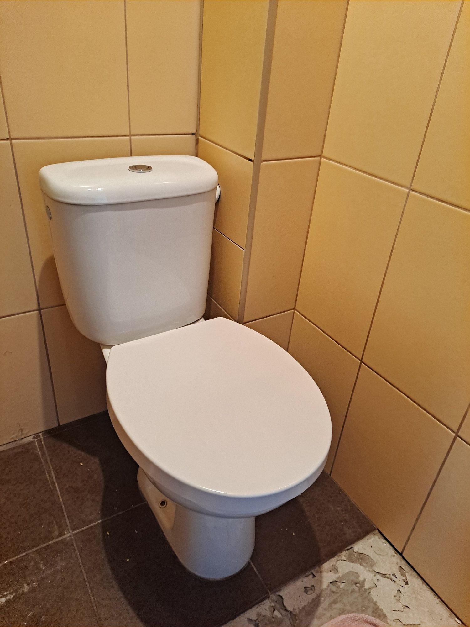 Wc kompakt z deska