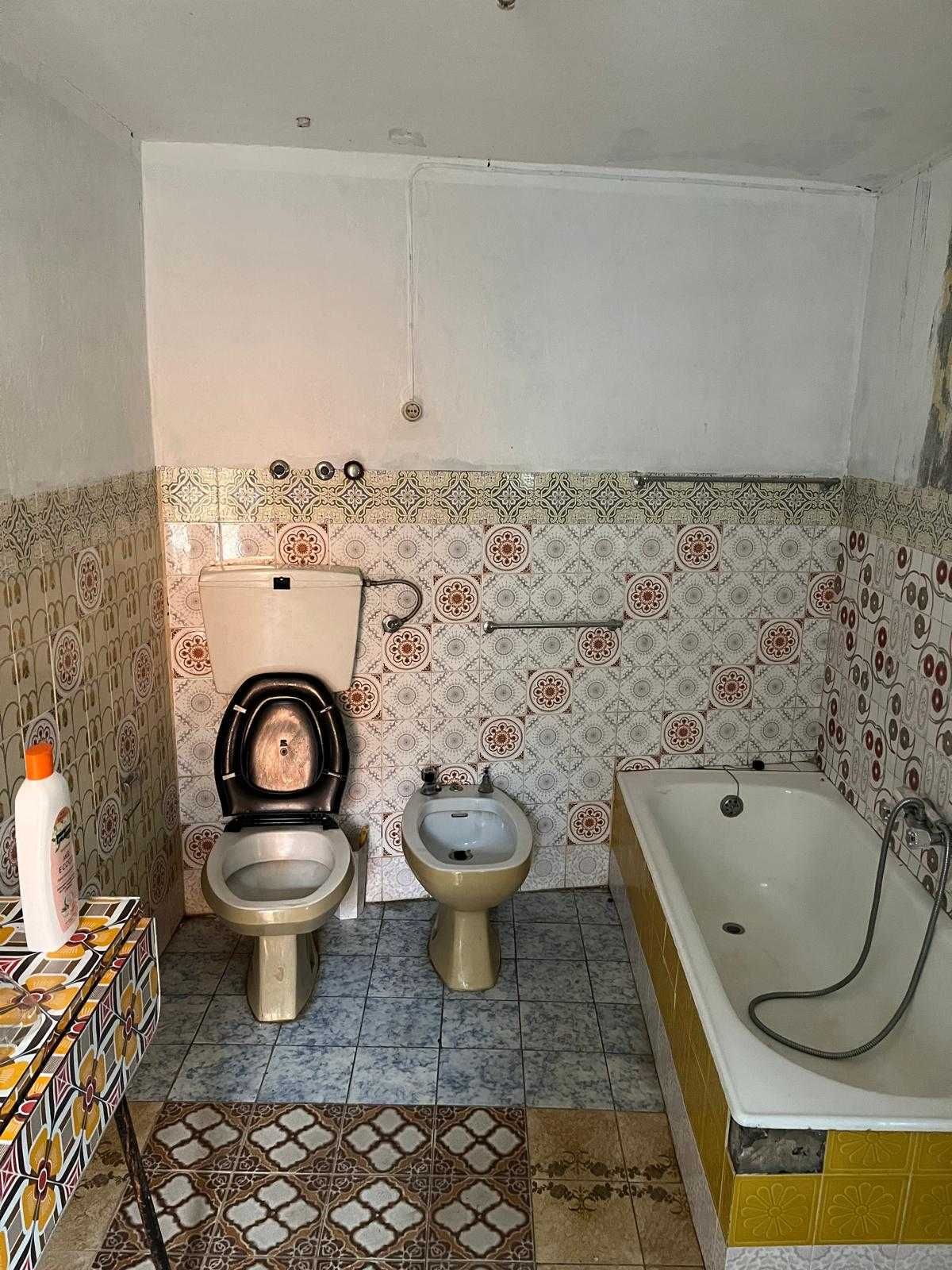 Alugo casa ou quartos