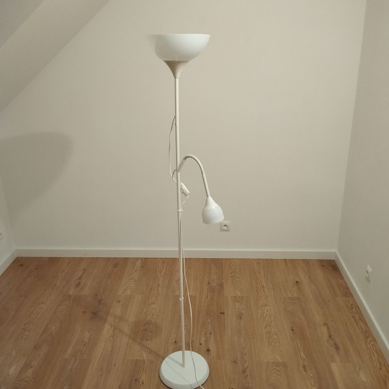 Sprzedam lampę stojąca podłogową Ikea