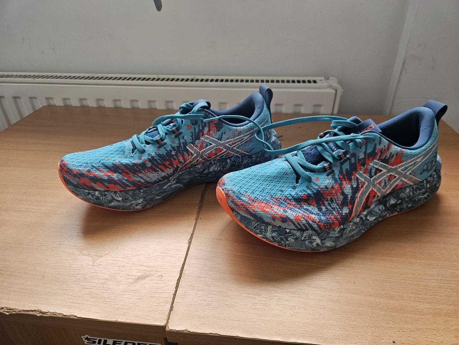 Buty do biegania ASICS Noosa Tri 16