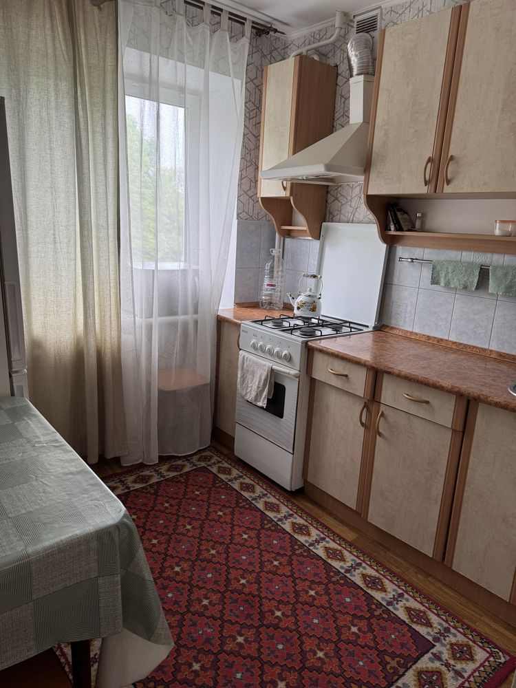Здається подобово квартира.(Біля чорного АТБ)
