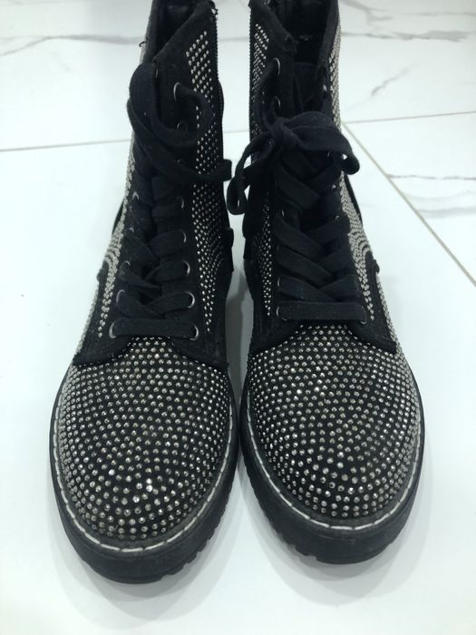 Продам жіноче взуття madden girl