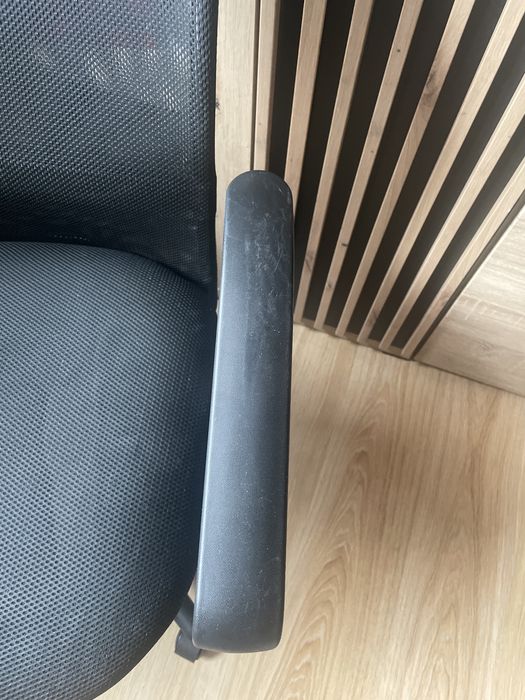 Fotel biurowy czarna siateczka