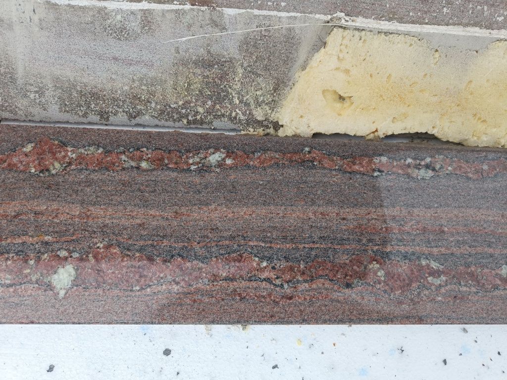 Parapety zewnętrzne granitowe