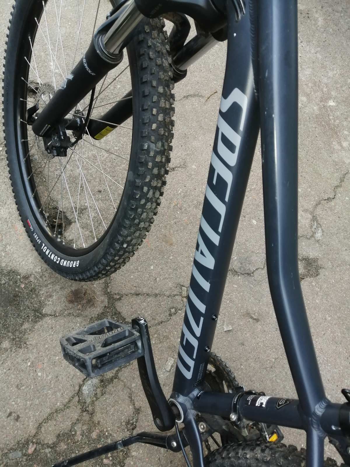 Велосипед Specialized ROCKHOPPER 27.5"