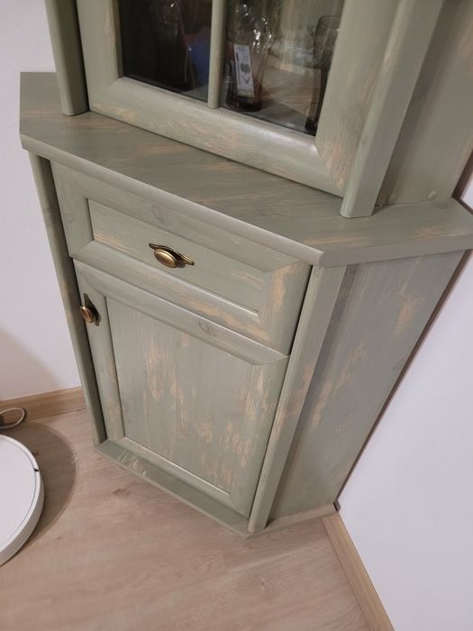 Szafka narożna z półkami