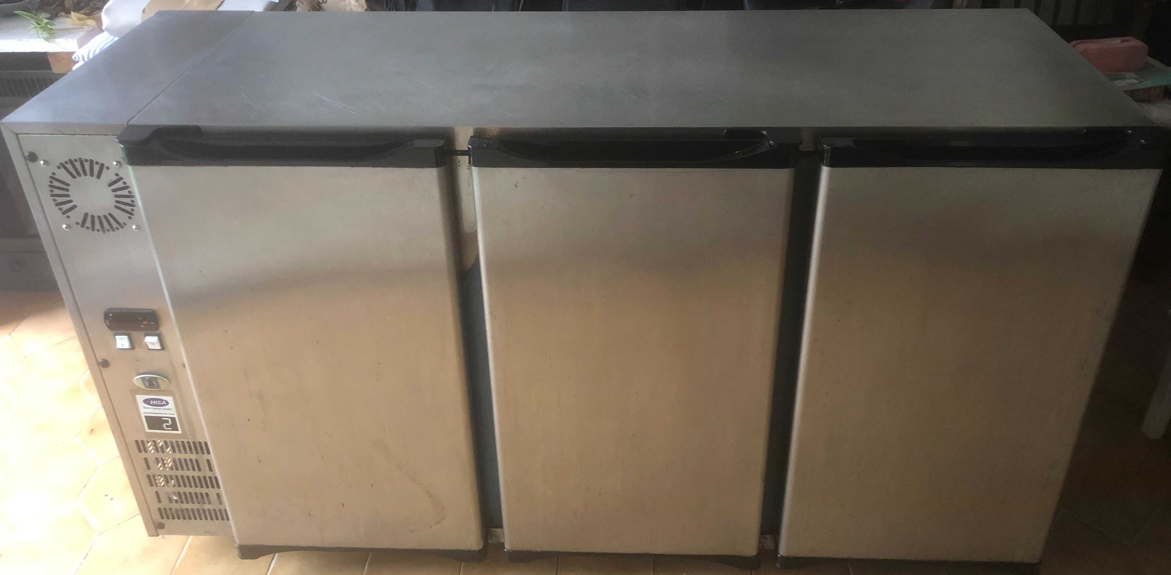Frigobar com 3 Portas em Inox - OLITREM