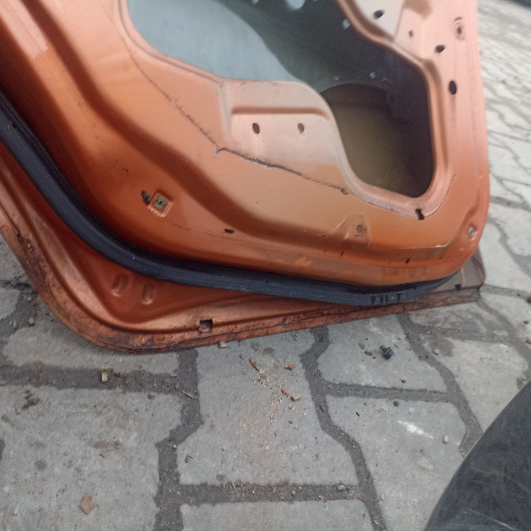 Шевроле авео т200 седан задні праві двері
