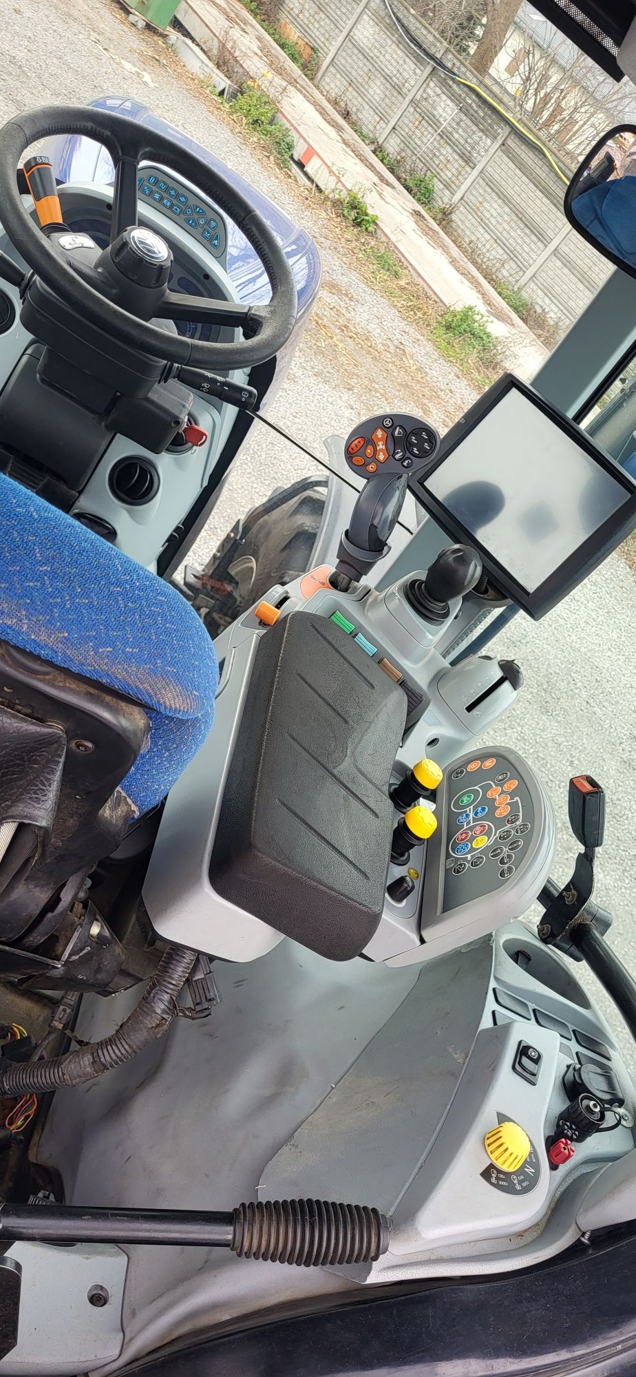 New Holland T7.220 autocomand, WOM przód, blue power
