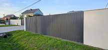 Nowoczesne ogrodzenia z aluminium profile pionowe, grzebieniowe.