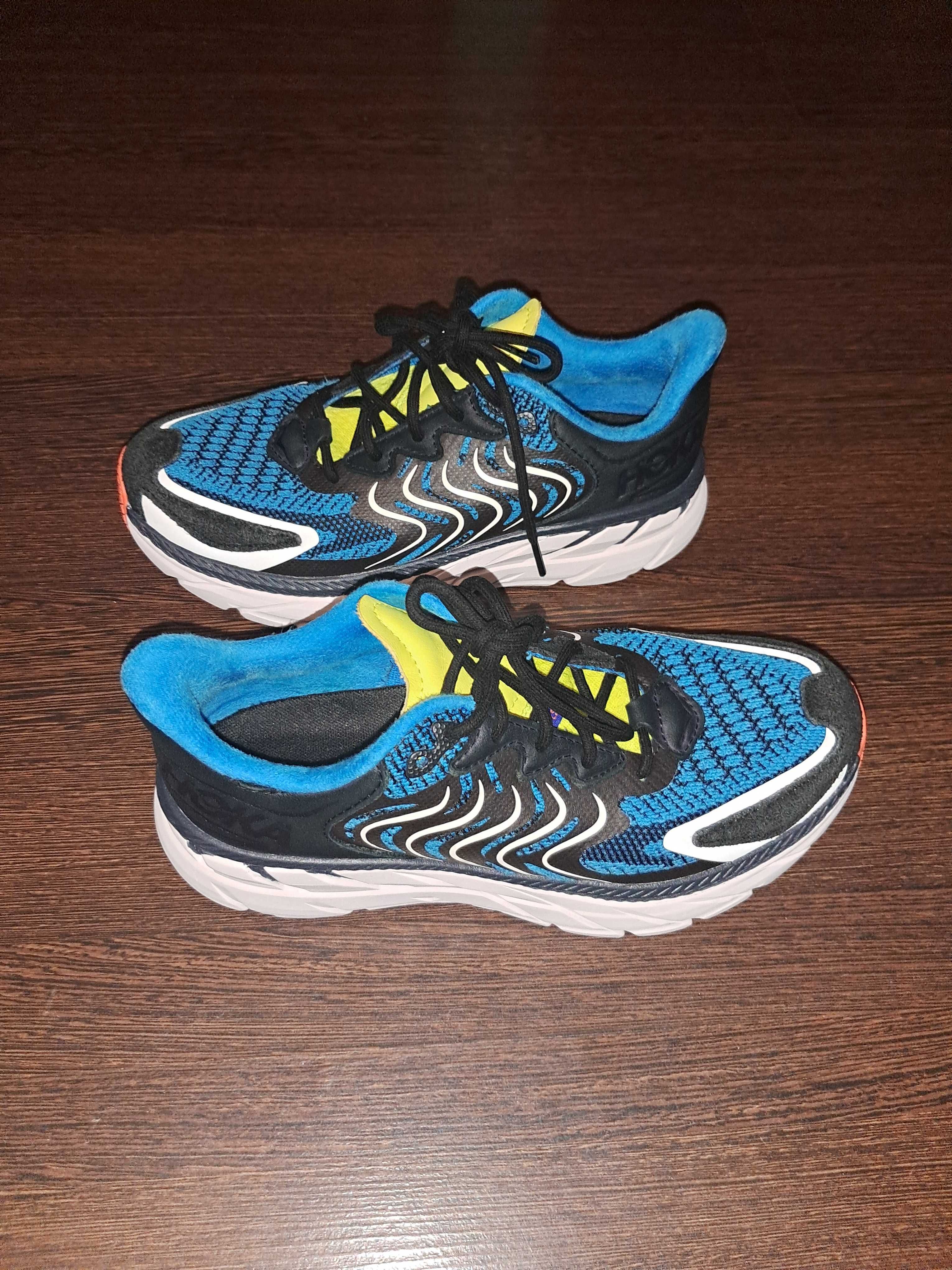 Кросівки Hoka Clifton Ls.  Р 37 1/3. 23см