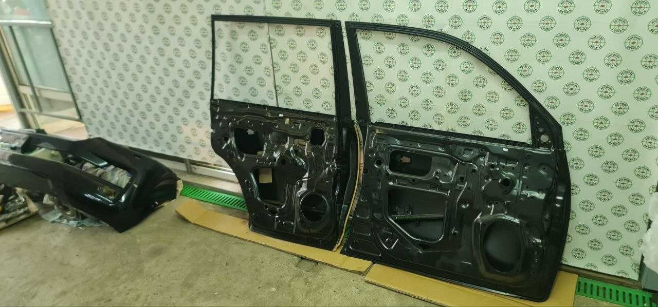 Дверь  Land Cruiser 200 рестайлинг и дорест