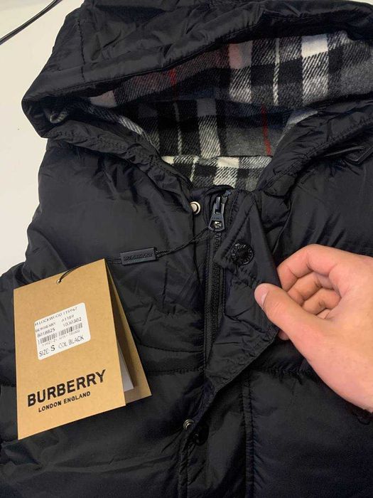 Куртка Burberry                            .