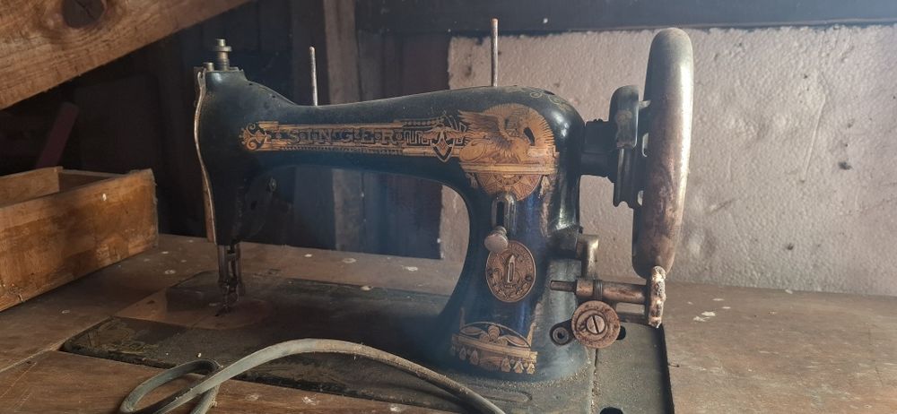 Zabytkowa maszyna do szycia Singer