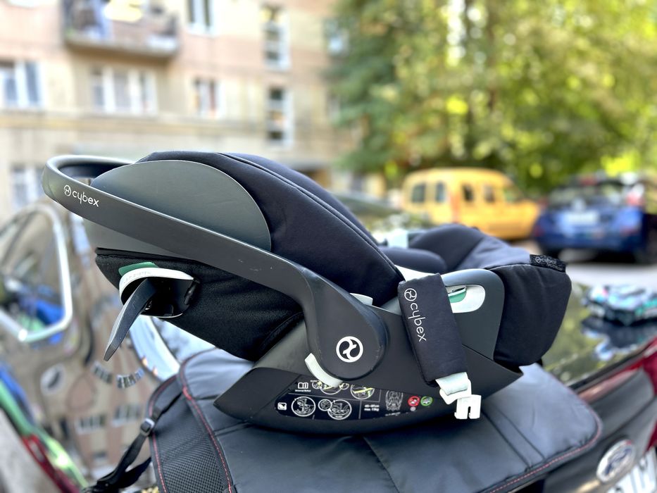 Автолюлька Cybex Cloud Z2 (розкладається в лежаче положення)