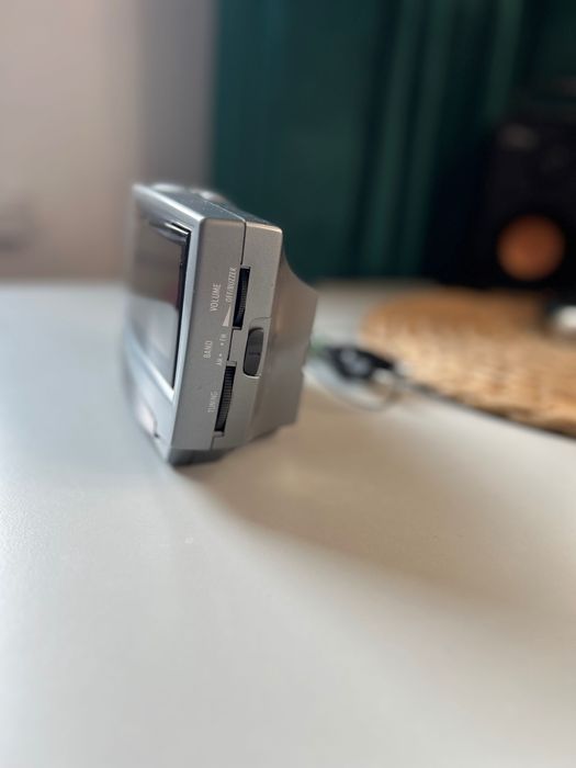 Radiobudzik FA-2400 (duże cyfry)