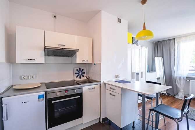 Do wynajęcia jasna kawalerka, 11 Listopada 9, BRAK PROWIZJI