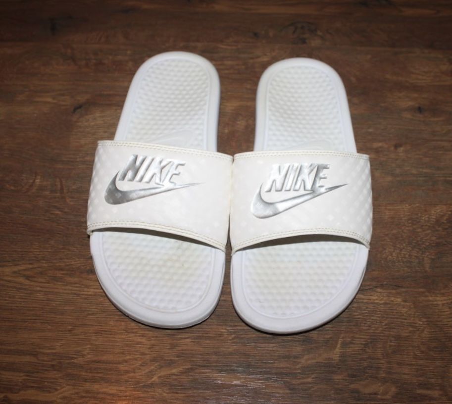 Тапки сланцы Nike Benassi 40 размер