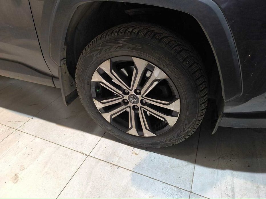 Pełne koła TOYOTA RAV 4 V 18' 225/60 R18 fabryczne felgi