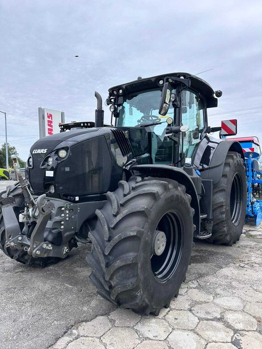 Ciągnik CLAAS AXION 830