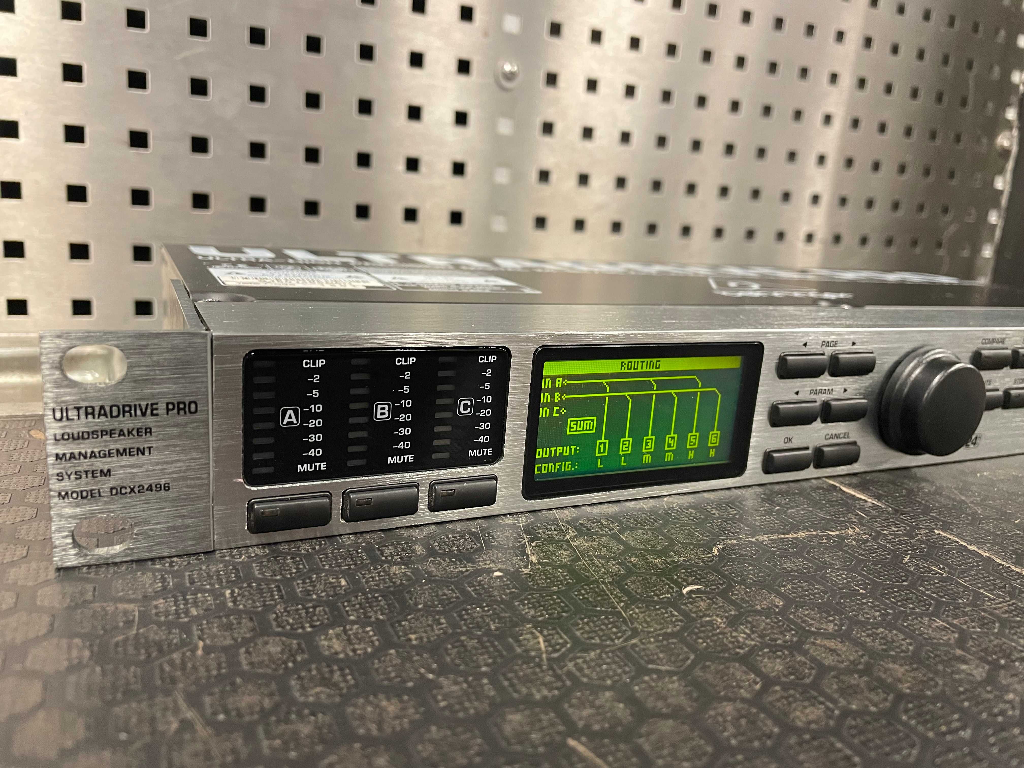 Procesor głośnikowy Behringer DCX2496 Pro , 3 in, 6 out, crossover
