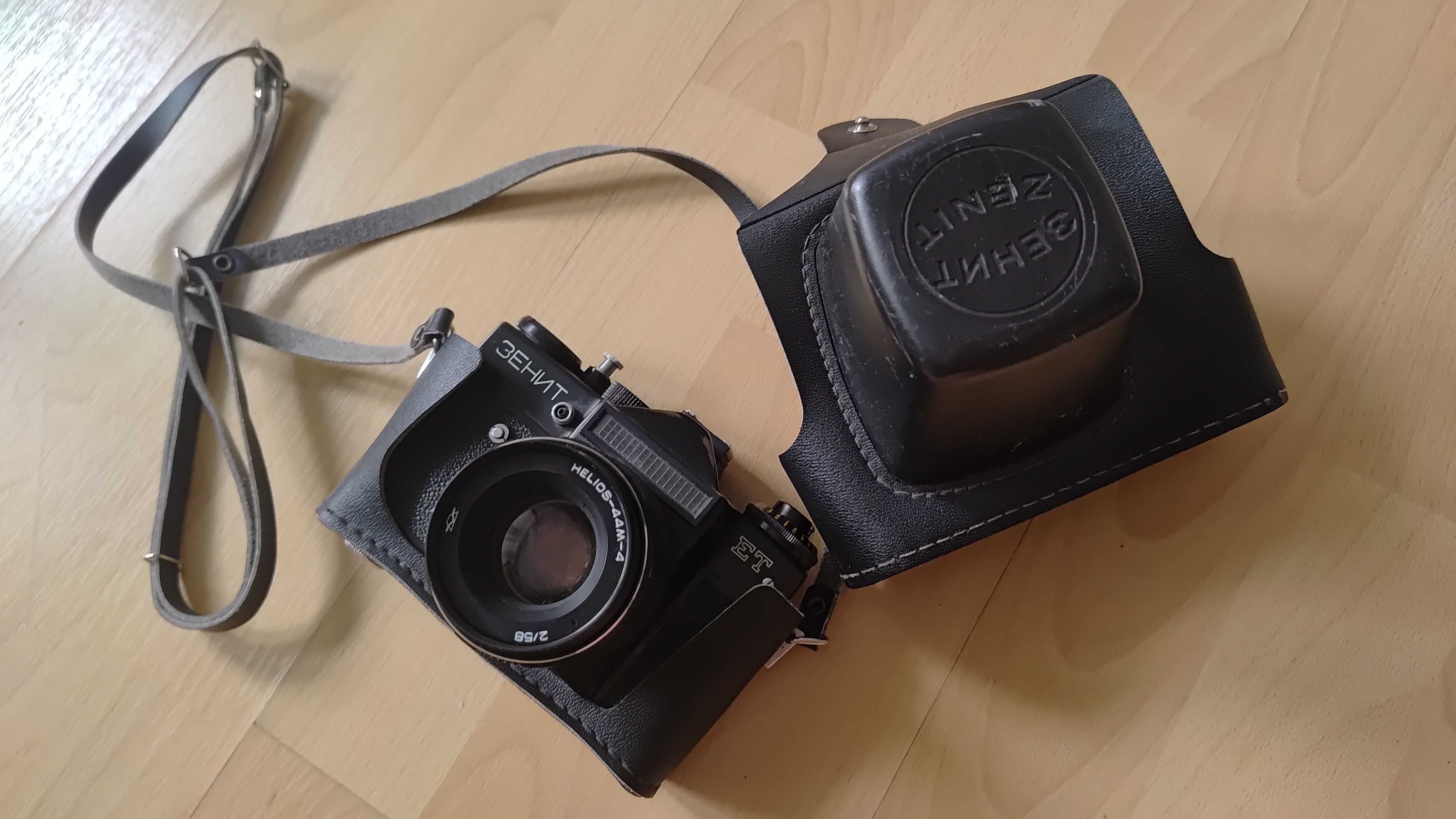 Aparat Zenit + obiektyw Helios 2/58 + futerał