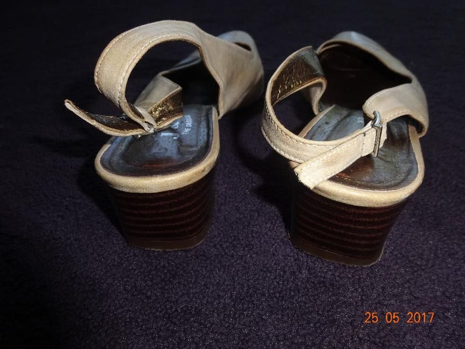 sandałki pantofle skórzane kremowe roz. 39