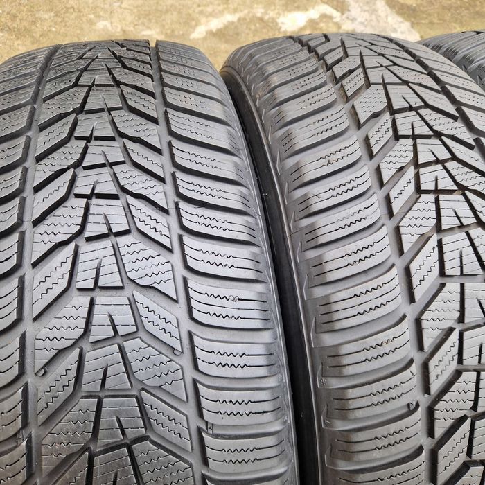 Зимові шини, резина 235 60 R18 Hankook 4шт.
