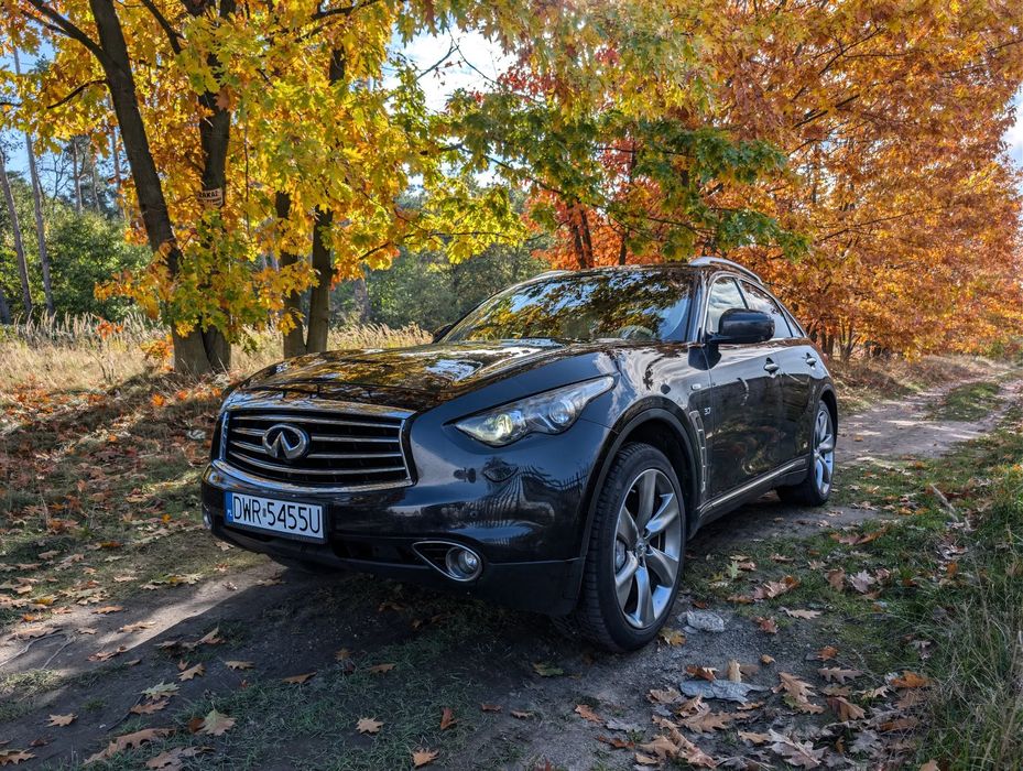 Infiniti QX70 Infiniti QX70 3.7 jasne wnętrze maksymalna wersja wyposażenia