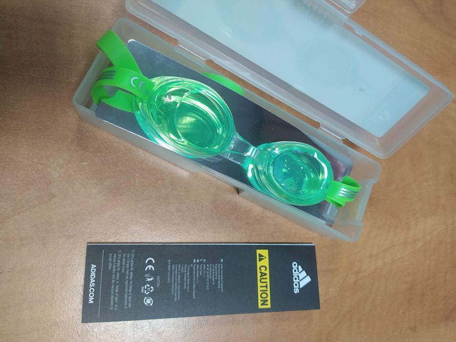 Нові дитячі окуляри Adidas