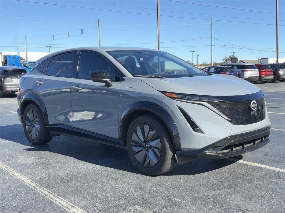 Nissan Ariya      2023