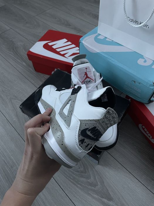 Кросівки Nike Air Jordan Retro 4 White