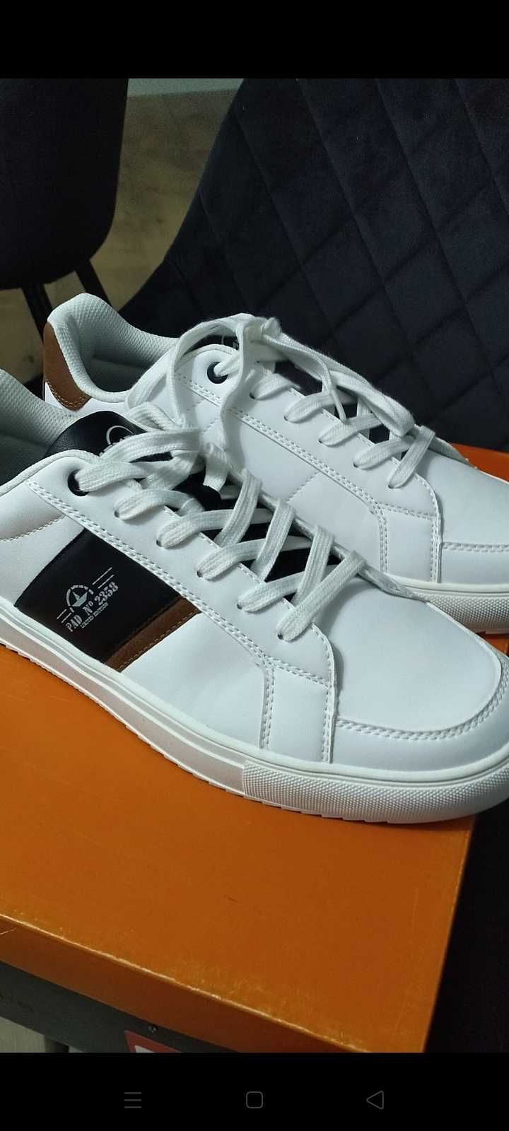 Nowe solidne buty sportowe męskie
