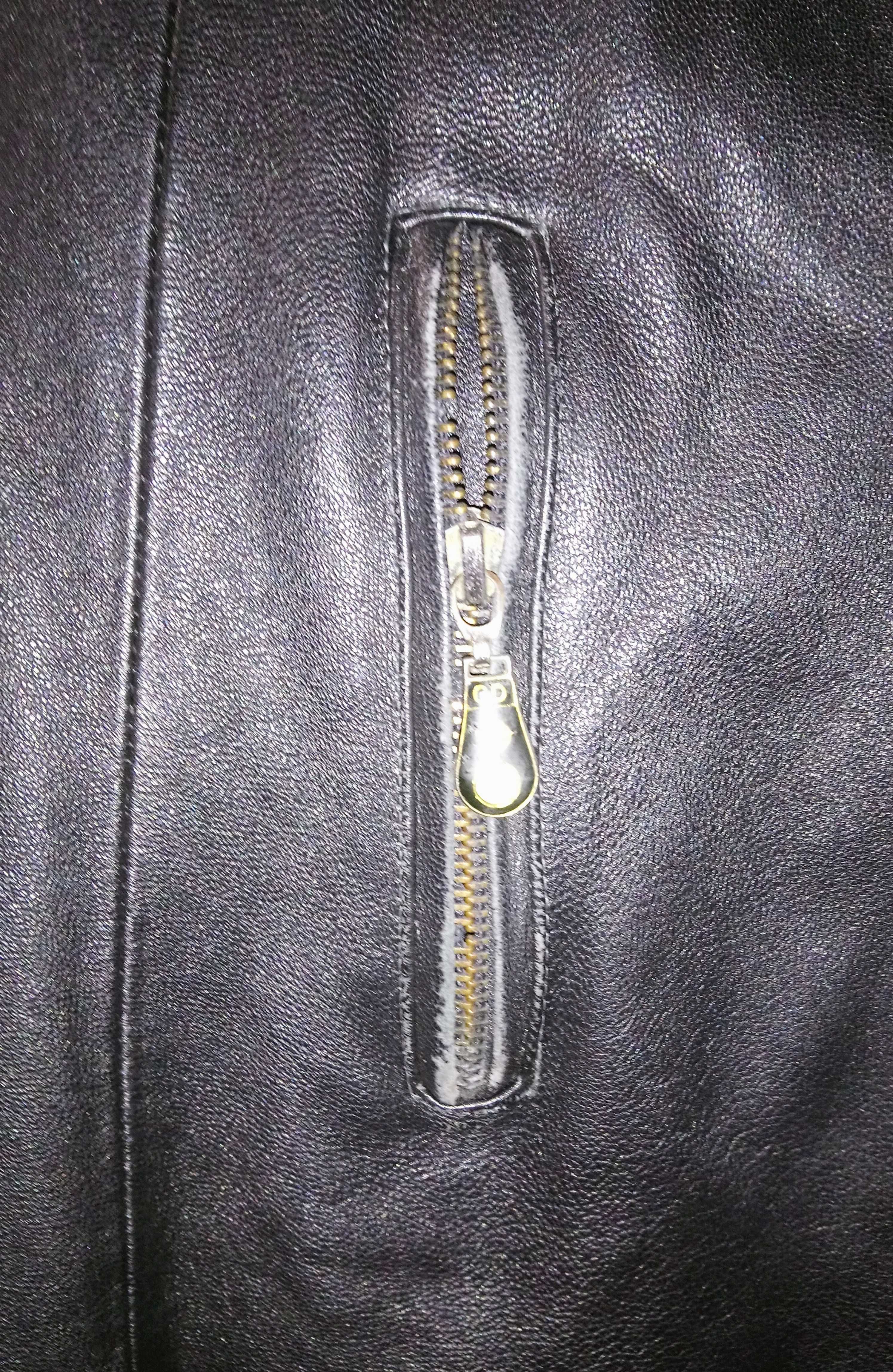 Куртка р.46 черная эко-кожа с подстежкой демисезон