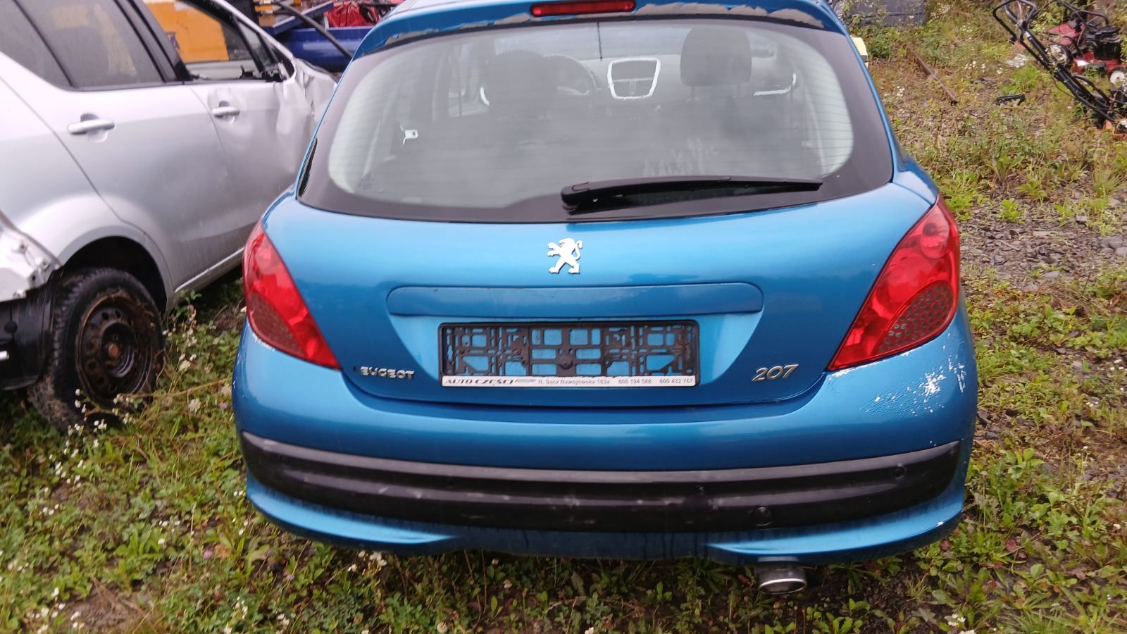 Peugeot 207 двері бампер крило капо фари