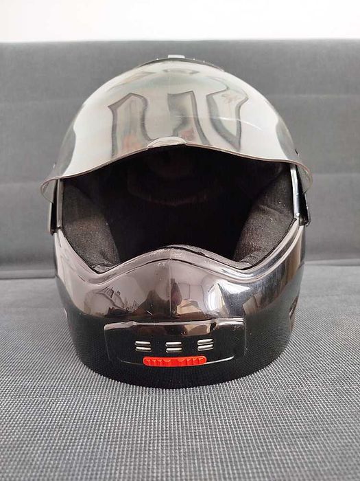 Capacete de mota.