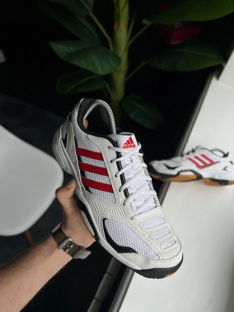 Оригінал, волейбольні Adidas Court Stabil, Розмір 42 (26.5 см) Ідеал !