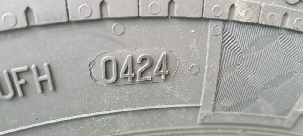 Opony Continental całoroczne vanco camper 215 70r15cp nowe