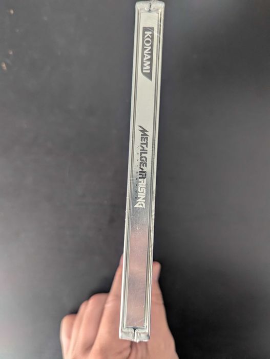 Metal Gear Rising Revengeance steelbook PS3 SELADO