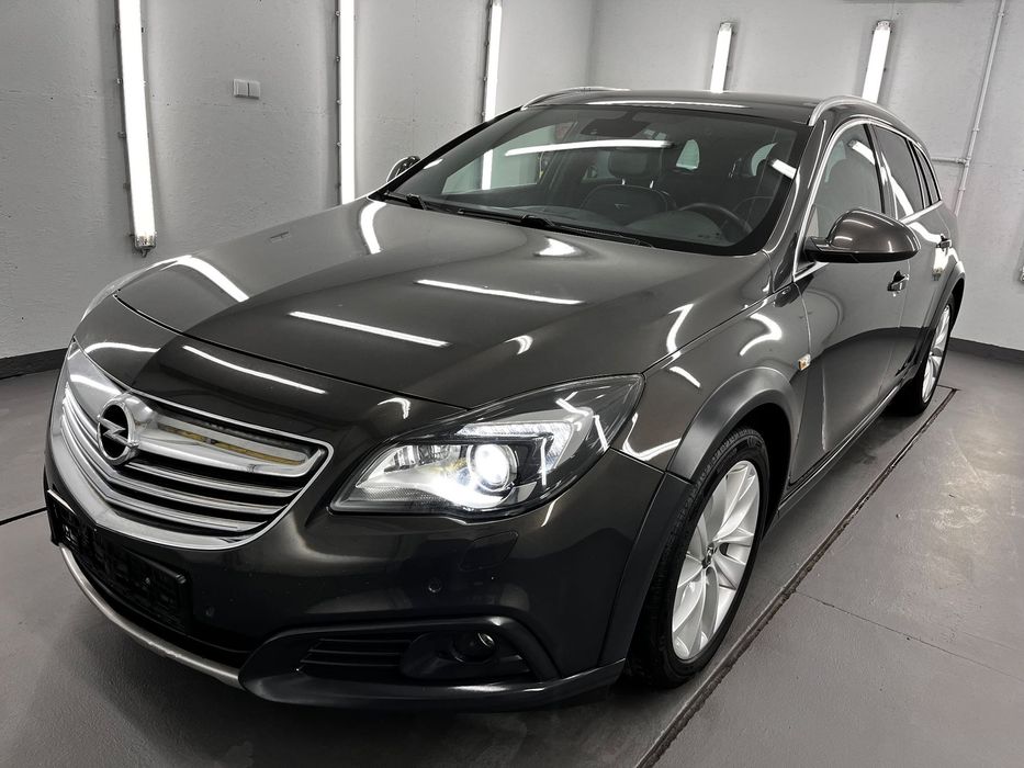 Opel Insignia Bi_xenon_Kamera_Acc_Pdc_4x4_Zarejstrowany