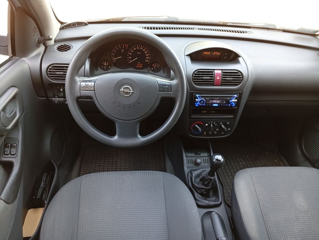 Ładny Opel Corsa 1,2i Klimatyzacja 2004 Rok Polif BDB stan
