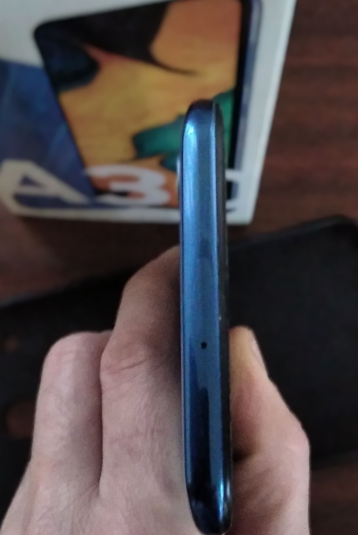 Продам телефон Samsung a30
