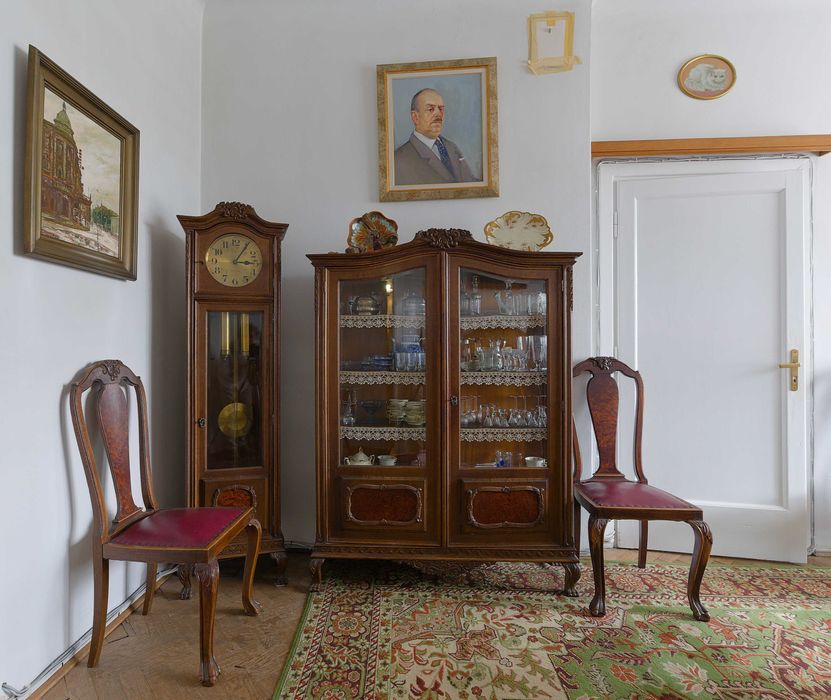 Zabytkowy komplet jadalnia z zegarem