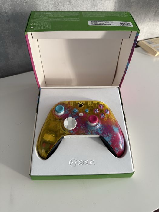 Xbox Series X + pad Forza Horizon 5 - stan bdb świeżo po serwisie